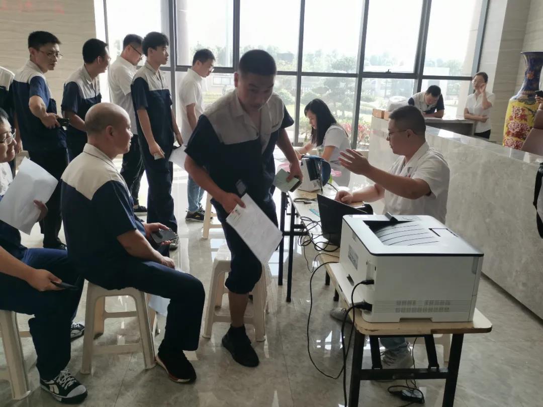無(wú)償獻(xiàn)血，溫暖相傳